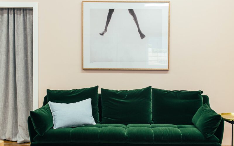 Lille: perfekcyjna sofa do małych przestrzeni w miejskim stylu