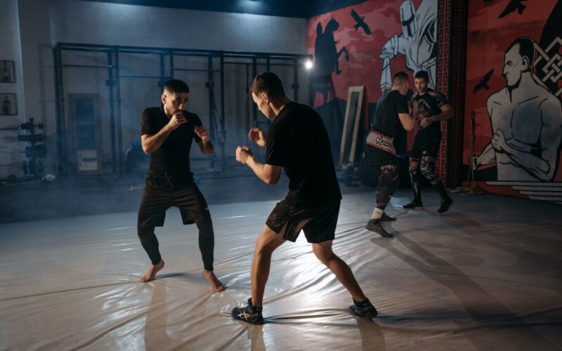 Zakłady bukmacherskie na sporty walki – jak obstawiać MMA?