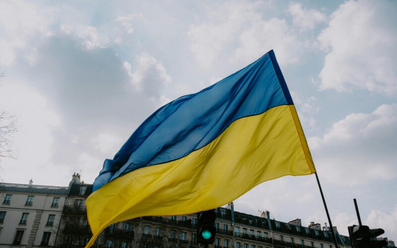 Tłumacz przysięgły języka ukraińskiego na śląsku: niezbędny partner w życiu prywatnym i zawodowym